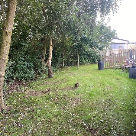 Willow Lodge Crowle  外观 照片