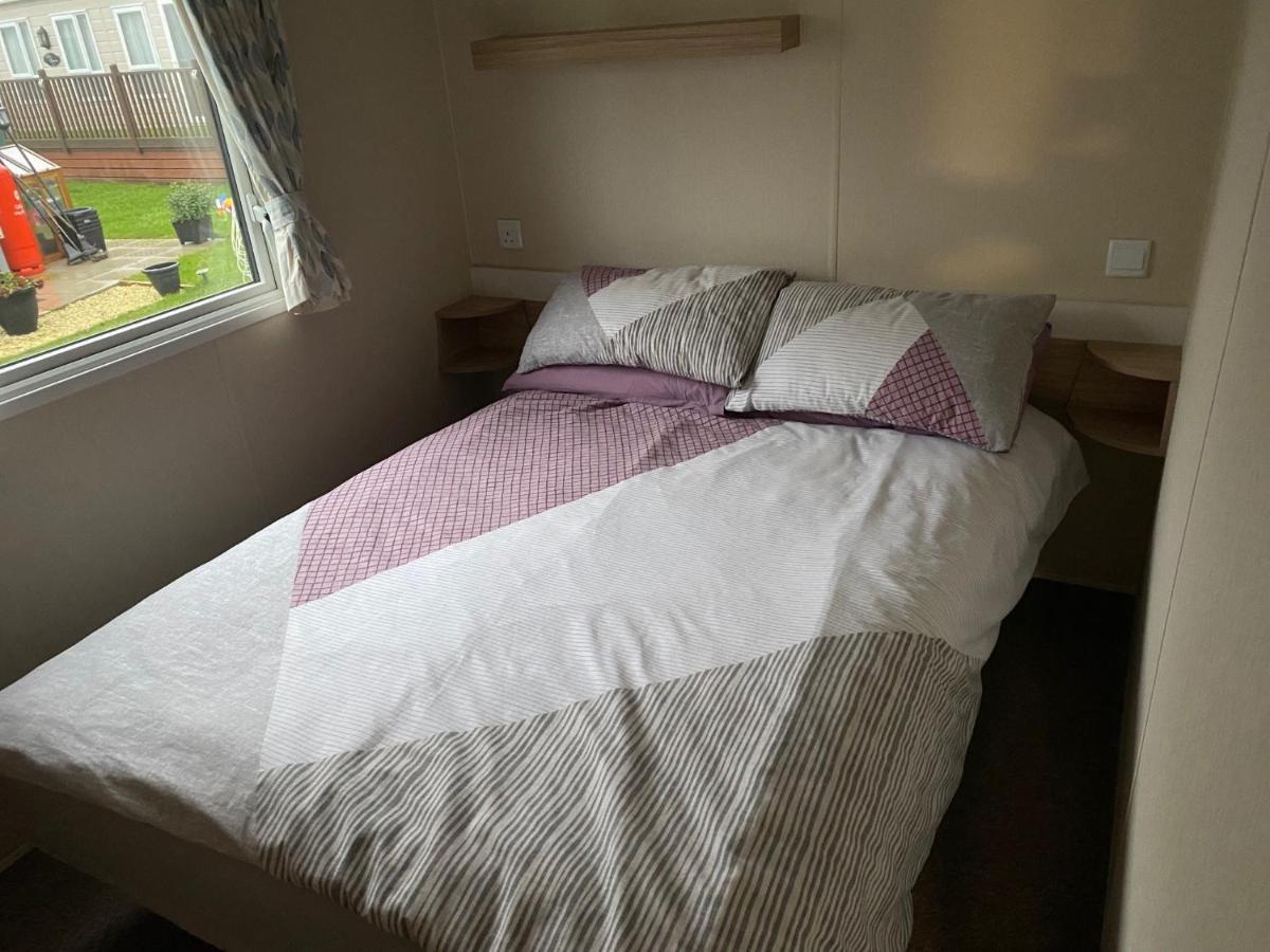 Willow Lodge Crowle  外观 照片